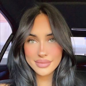 Meet your Posher, Liz